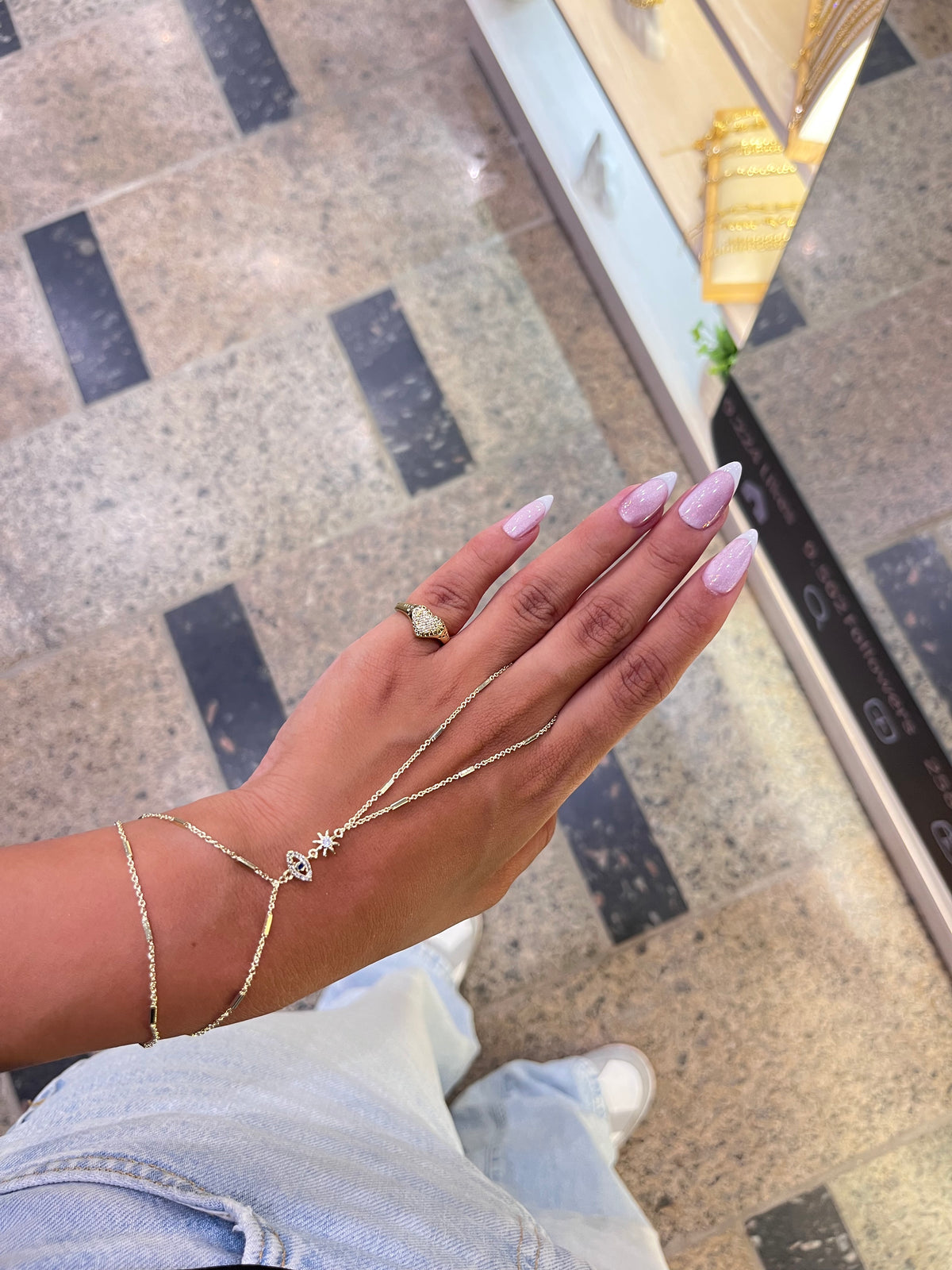 Pinky & Hand