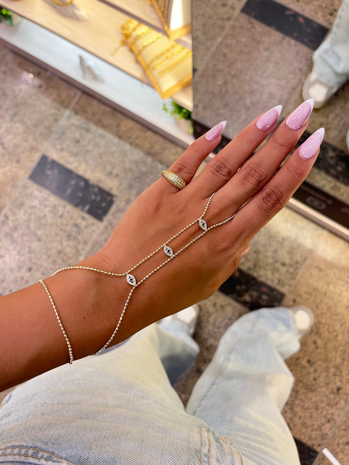 Pinky & Hand