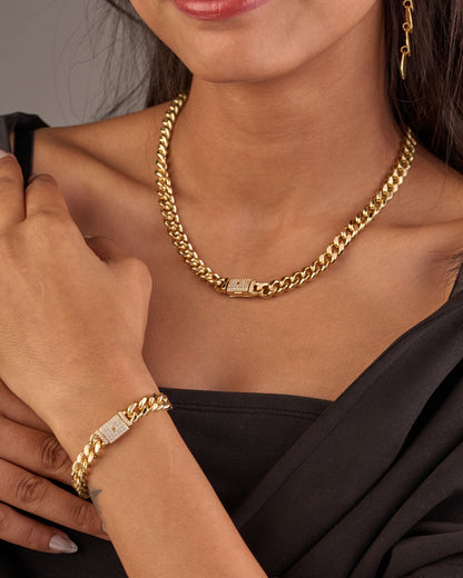 Necklace & bracelet