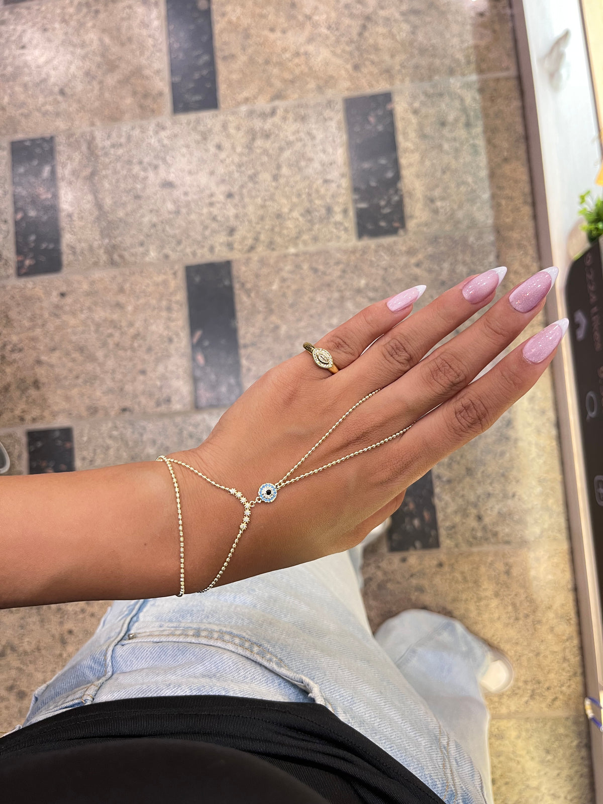 Pinky & Hand